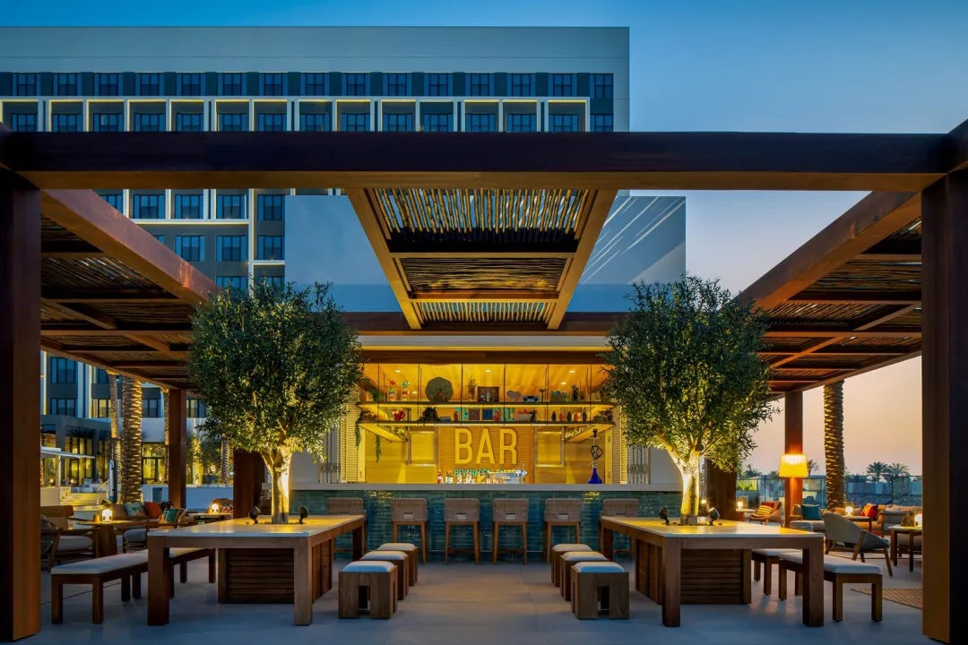 Rove-Al-Marjan-Island-Bar