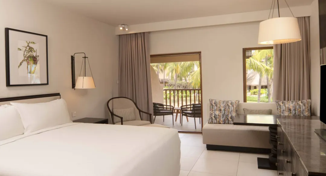 Hilton Mauritius - Grand Deluxe Parital Sea View Room - King Bed