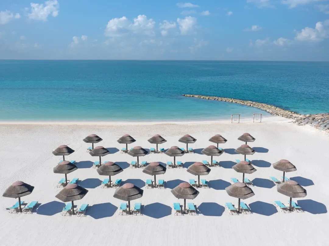 InterContinental-Ras-Al-Khaimah-Beach-Beds