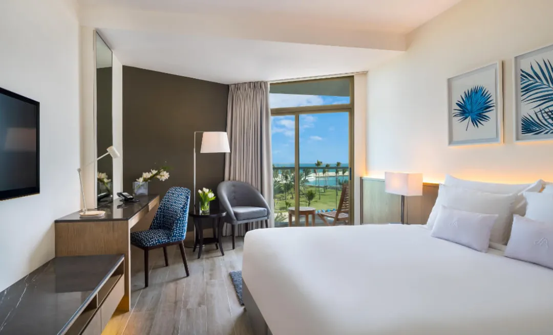 JA-Beach-Hotel-Sea-View-Room-King-Bed