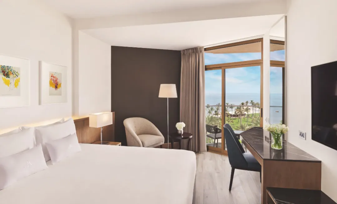 JA-Beach-Hotel-Sea-View-One-Bedroom-Suite-King-Bed