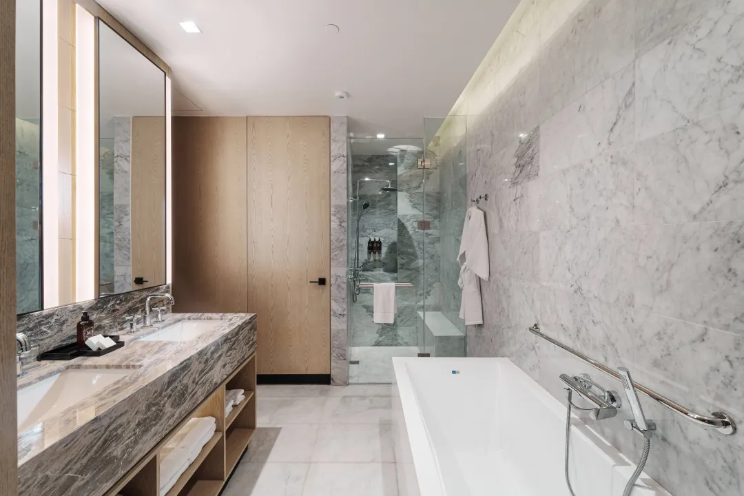 Wyndham Grand Barbados - Deluxe Resort View - Bathroom