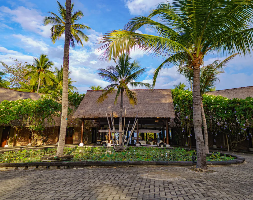 The-Oberoi-Beach-Resort-Lombok-Entrance