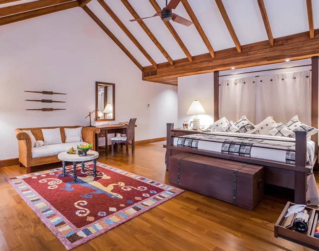 The-Oberoi-Lombok-Luxury-Pavilion-Pool-View-King-Bed