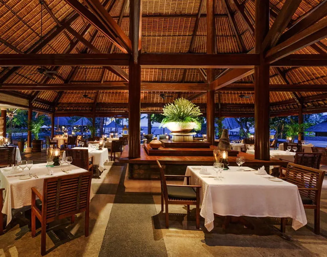 The-Oberoi-Beach-Resort-Lombok-Lumbung-Restaurant