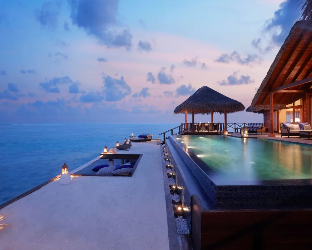 Taj-Exotica-Resort-and-Spa-Maldives-Infinity-Pool-Villa