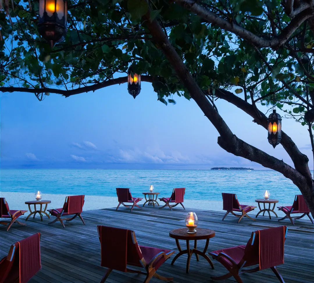 Taj-Exotica-Resort-and-Spa-Maldives-Deck-Restaurant