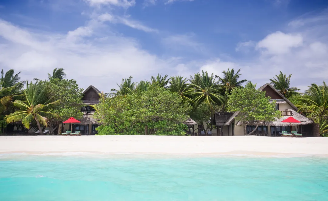 Taj-Exotica-Resort-and-Spa-Maldives-Beach