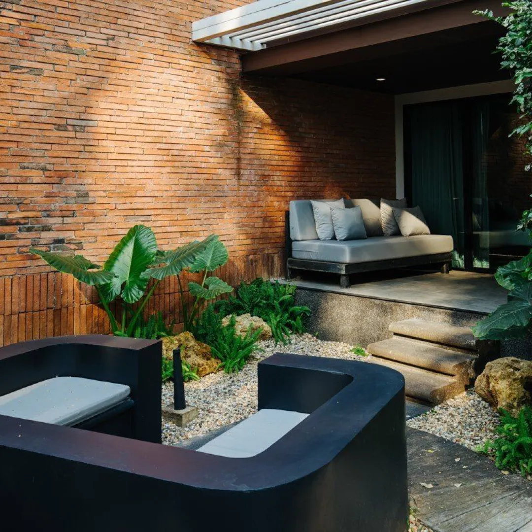 Cross Chiang Mai Riverside - River View Suite - Outdoor Seating