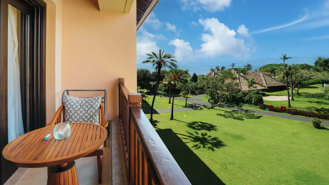 Ayana-Resort-Bali-Jimbaran-Bay-Room-Balcony