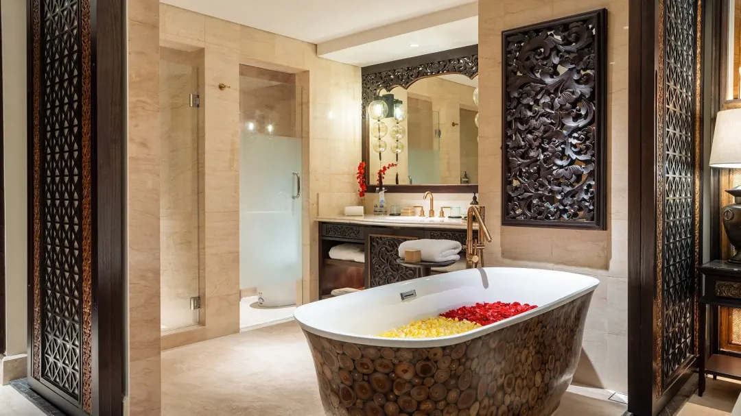 Ayana-Resort-Bali-Jimbaran-Bay-Room-Bathroom