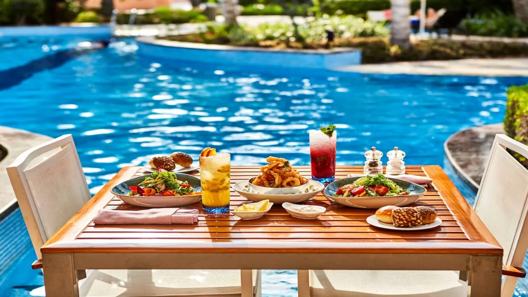 Hilton Muscat Al Bandar - Poolside Restaurant