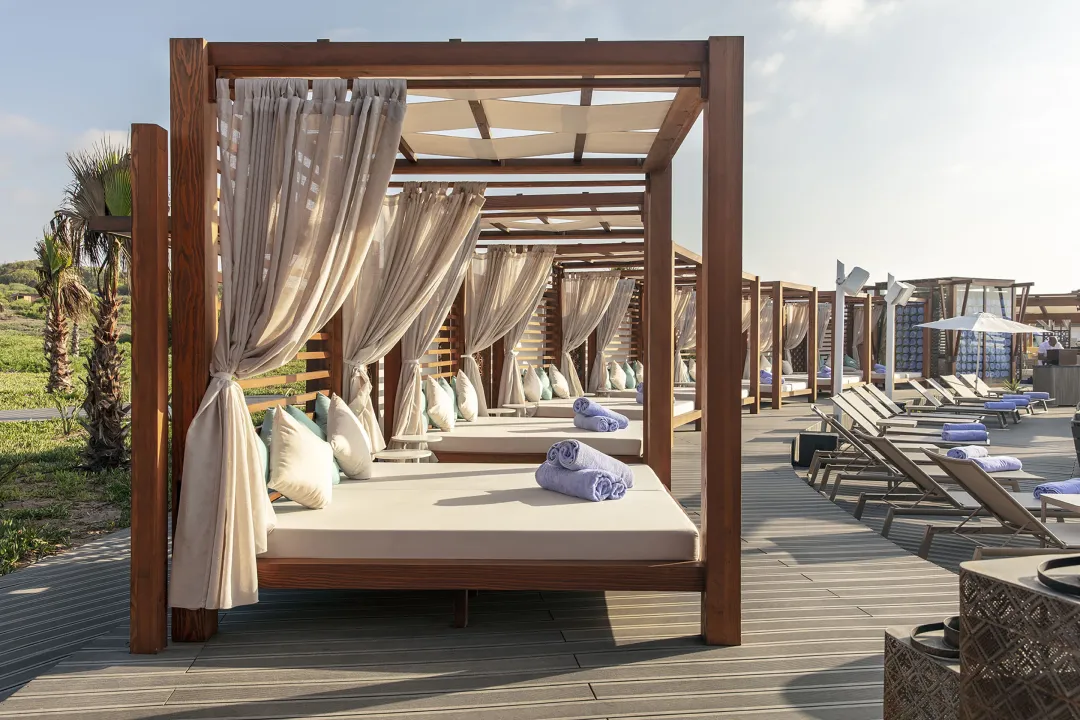 Mazagan-Beach-Resort-Pool-Beds