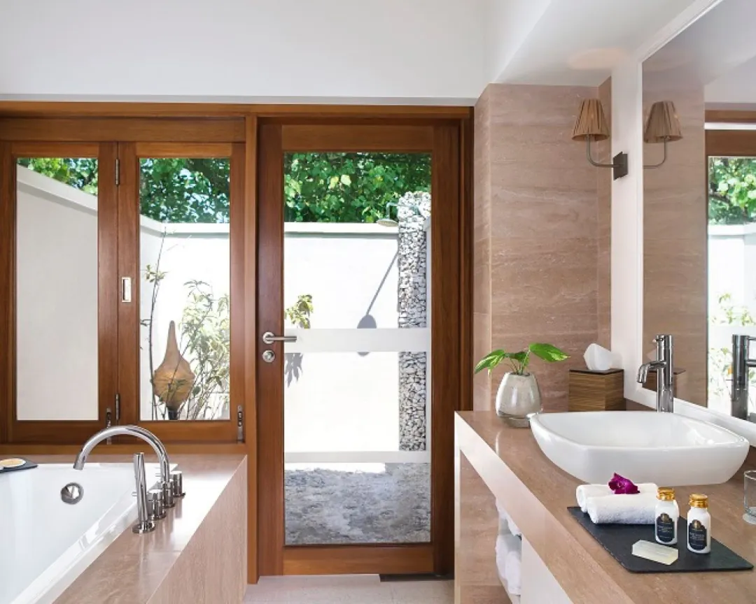 Taj-Coral-Reef-Resort-and-Spa-Deluxe-Beach-Villa-Bathroom