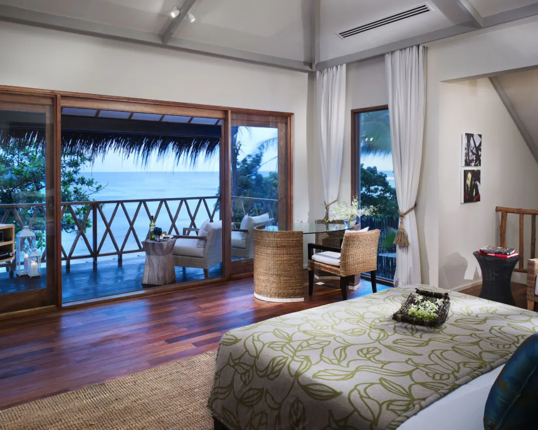 Taj-Coral-Reef-Nirvana-Suite-King-Bed