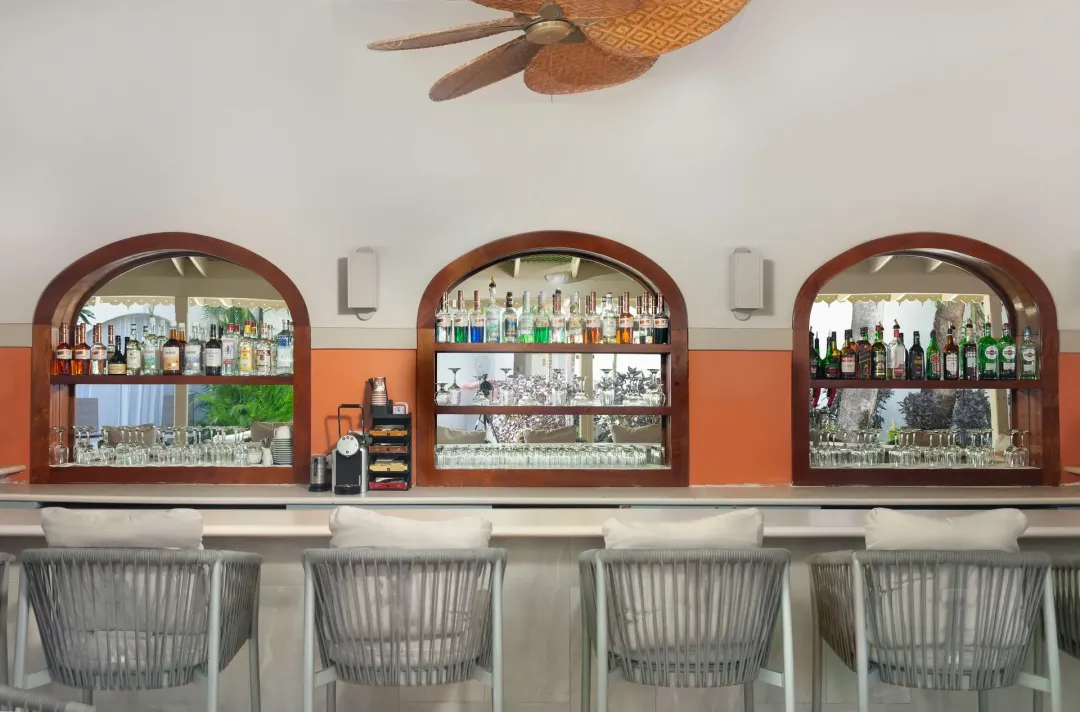 Mango-Bay-Barbados-Bar