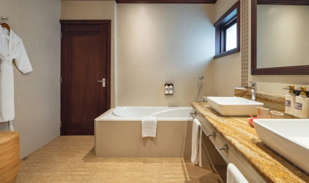 Hotel L'Archipel - Deluxe Room - Bathtub