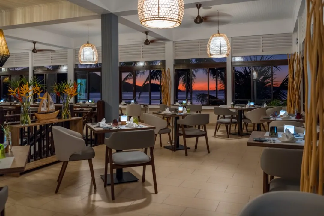 Hotel L'Archipel - La Feuille D'or Restaurant - at sunset