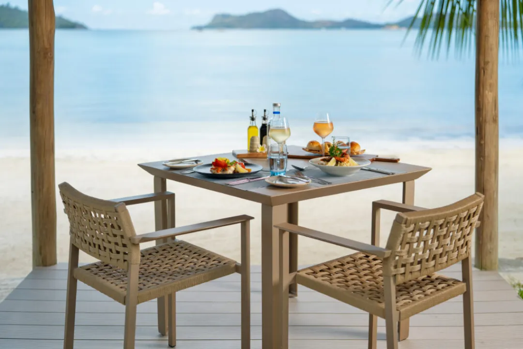 Hotel-L_Archipel-Beach-Dining