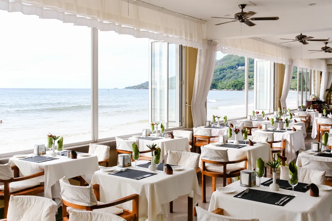 Coral Strand Smart Choice Hotel - Island Trader Restaurant