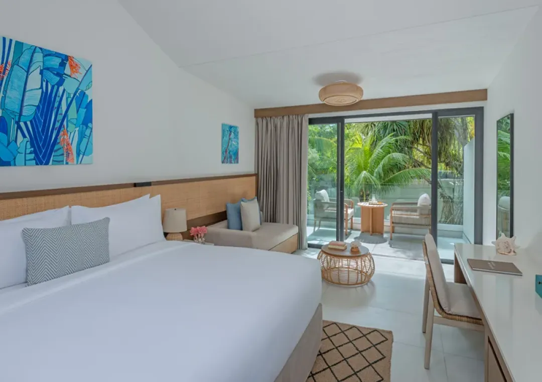 AVANI-Barbaros-Seychelles-Garden-View-Balcony-Room-King-Bed