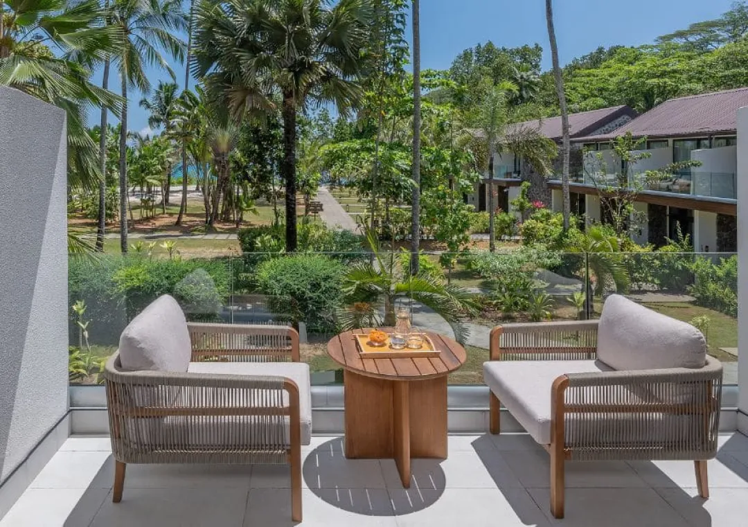 Avani-Barbarons-Seychelles-Superior-Garden-View-Balcony-Room-Outdoor-furniture