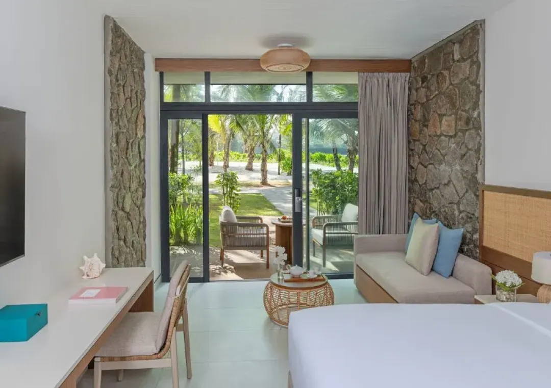 Avani-Barbarons-Superior-Terrace-Beachside-Room-View