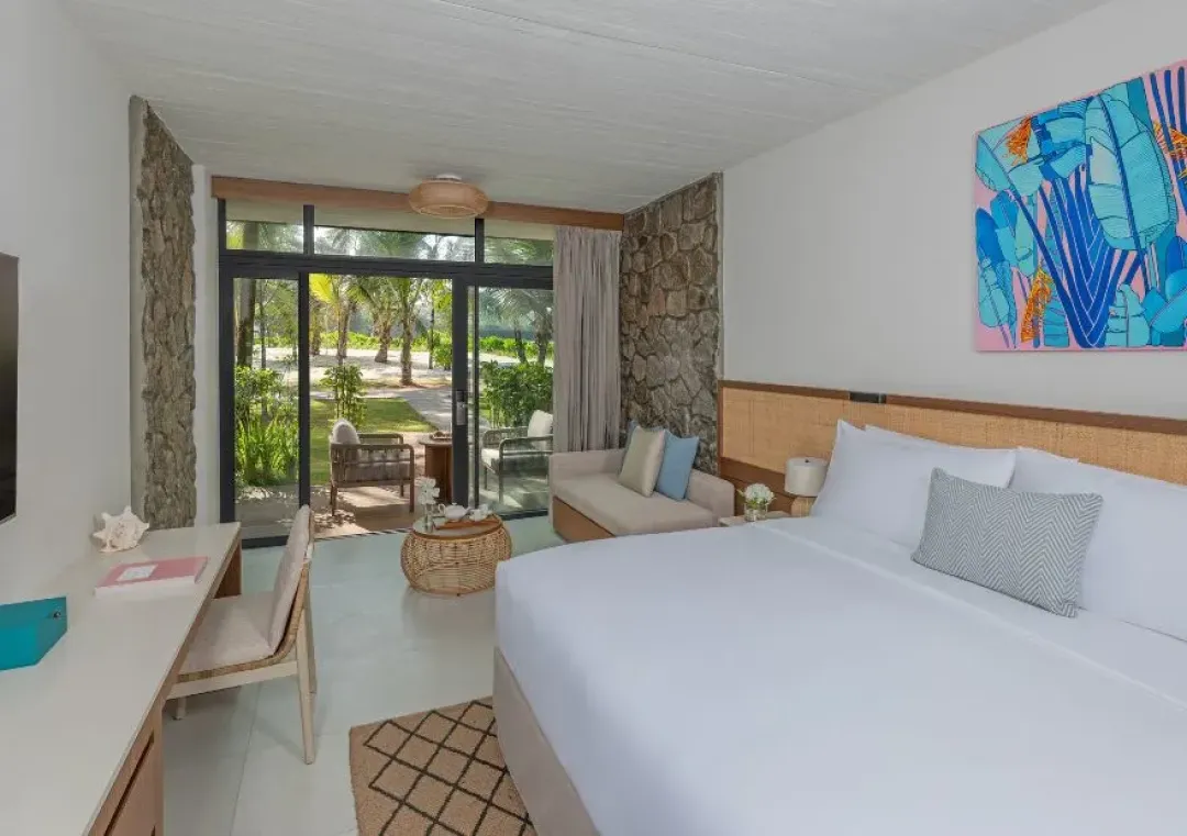 Avani-Barbarons-Superior-Terrace-Beachside-Room