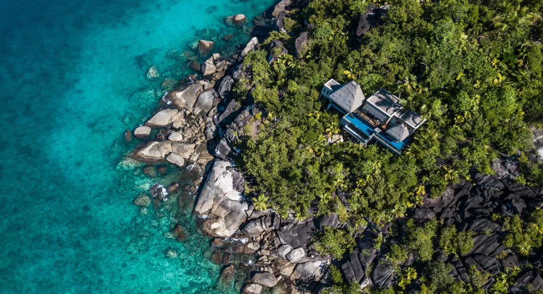 AnantaraMaiaSeychelles_ PremierOceanViewPoolVillasAerialView