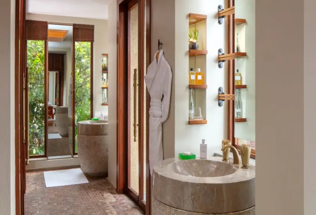 Anantara-Maia-Villas-Premier-Beach-Pool-Villa-Bathroom