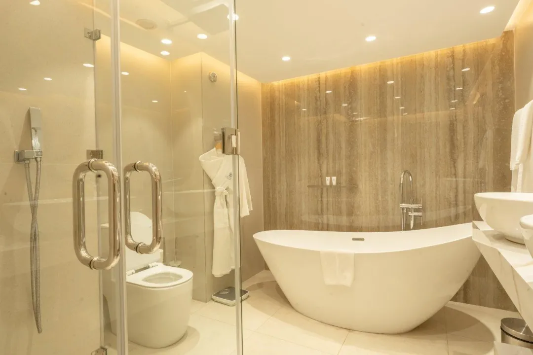 Coral-Strand-Hotel-Superior-Signature-Ocean-View-Room-with-Kitchenette-Bathroom