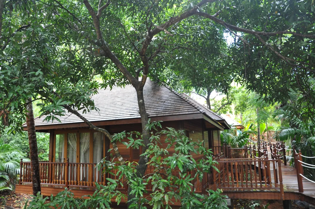 MasonsTravel_CerfIslandResort_Spa buildings