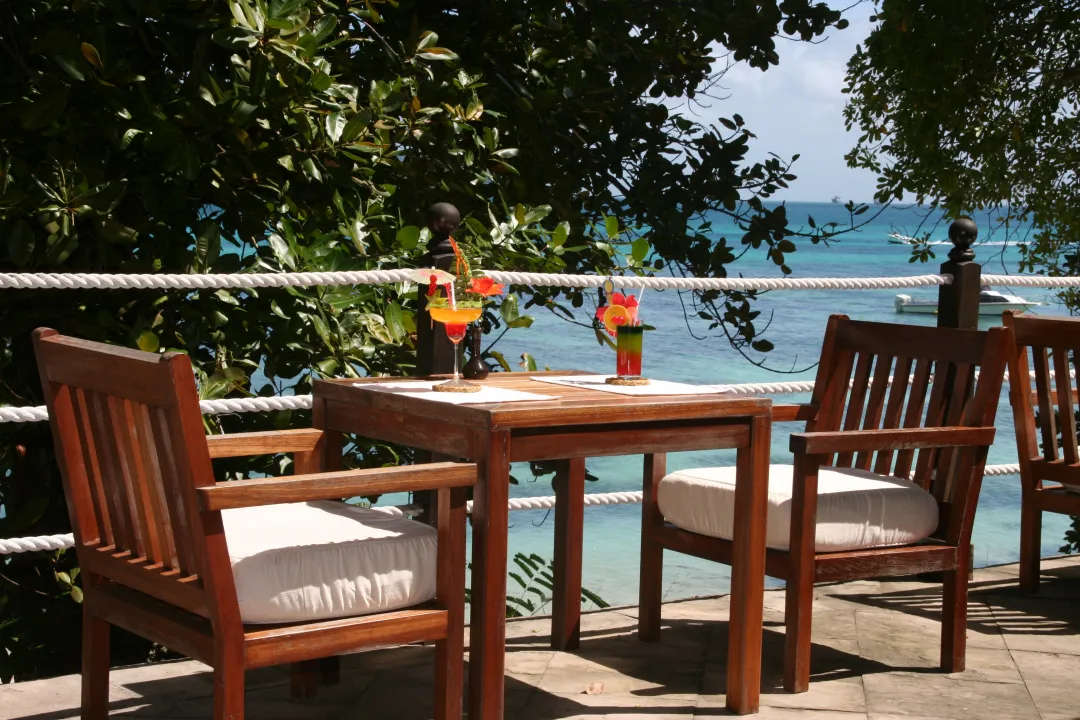 MasonsTravel_CerfIslandResort_PoolsideDining