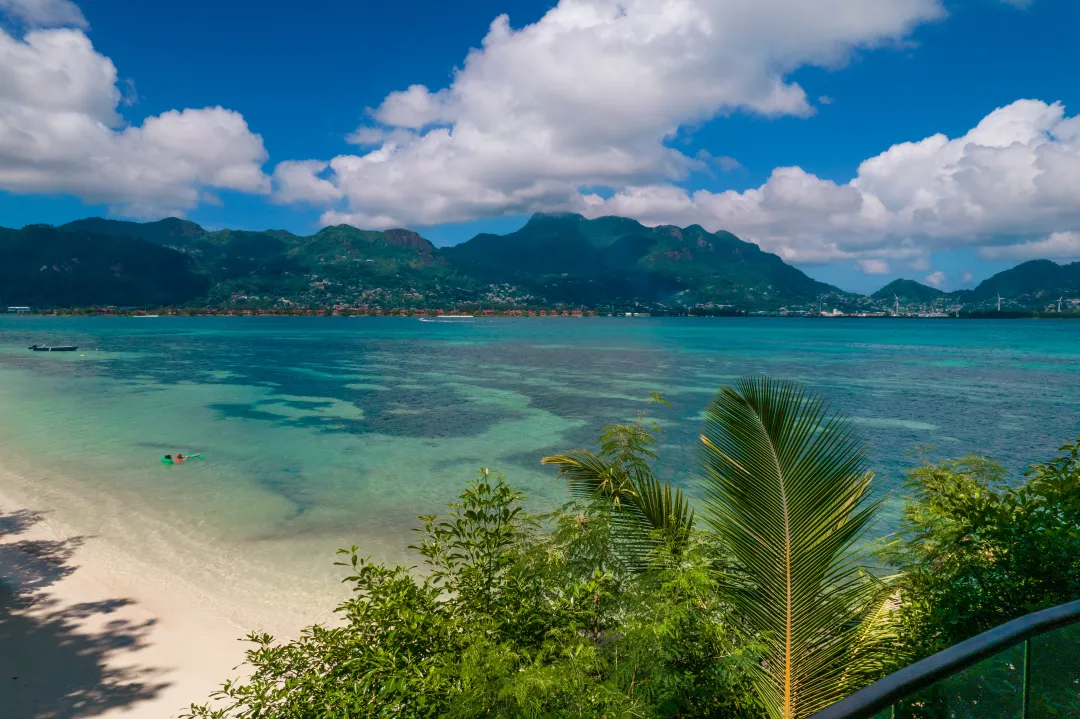 MasonsTravel _Cerf Island Resort _Big Beach