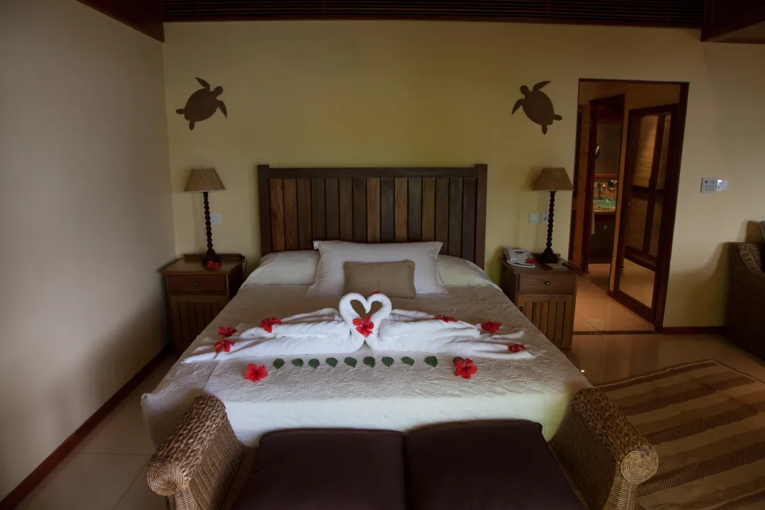 MasonsTravel_CerfIslandResort_Tortoise suite master bedroom