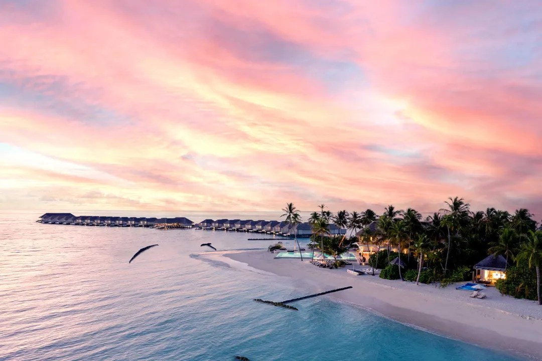 Baglioni Maldives - Resort at Sunset