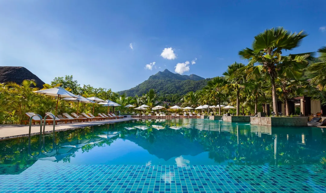 Story-Seychelles-Main-Pool