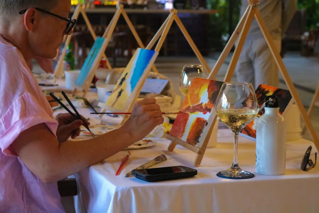 Story-Seychelles-Sip-and-Paint