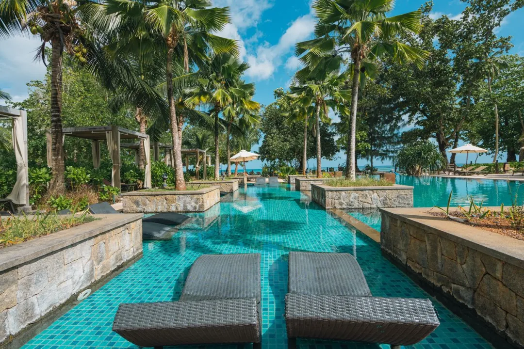 Story-Seychelles-Pool-Detail