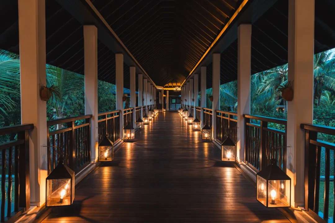 Story-Seychelles-Entrance-Walk-Area