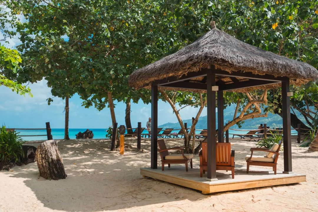 Story-Seychelles-Beach-Hut