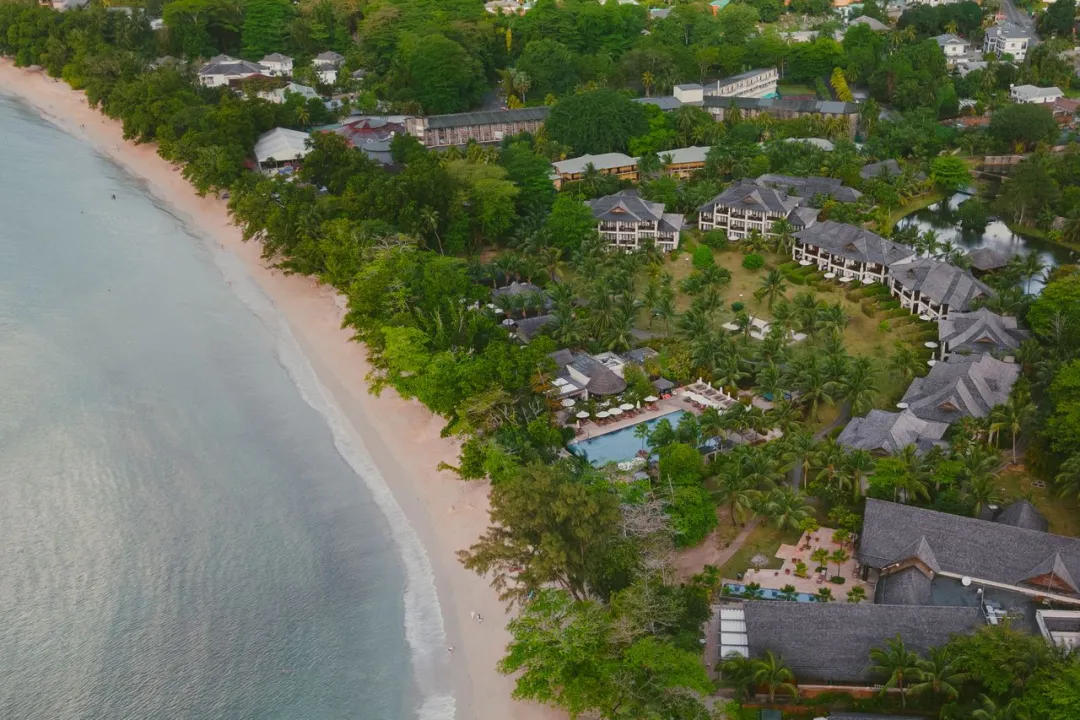 Story-Seychelles-Beach