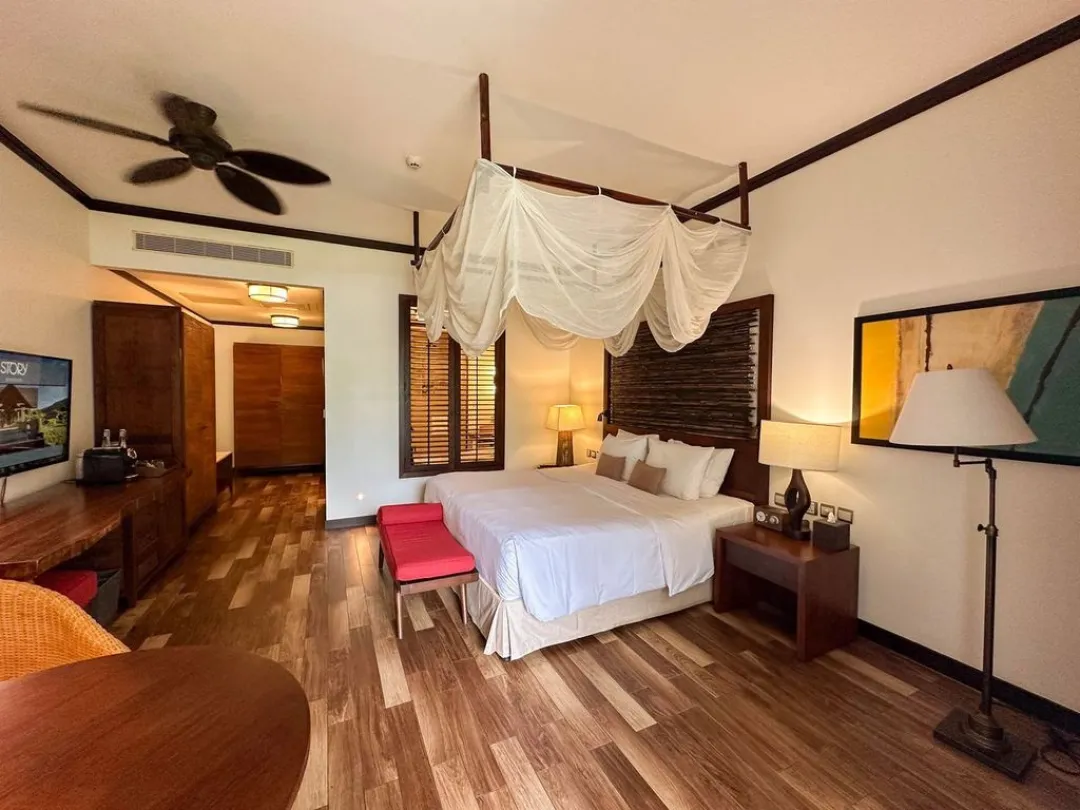Story-Seychelles-Junior-Suite-with-Balcony-King-Bed