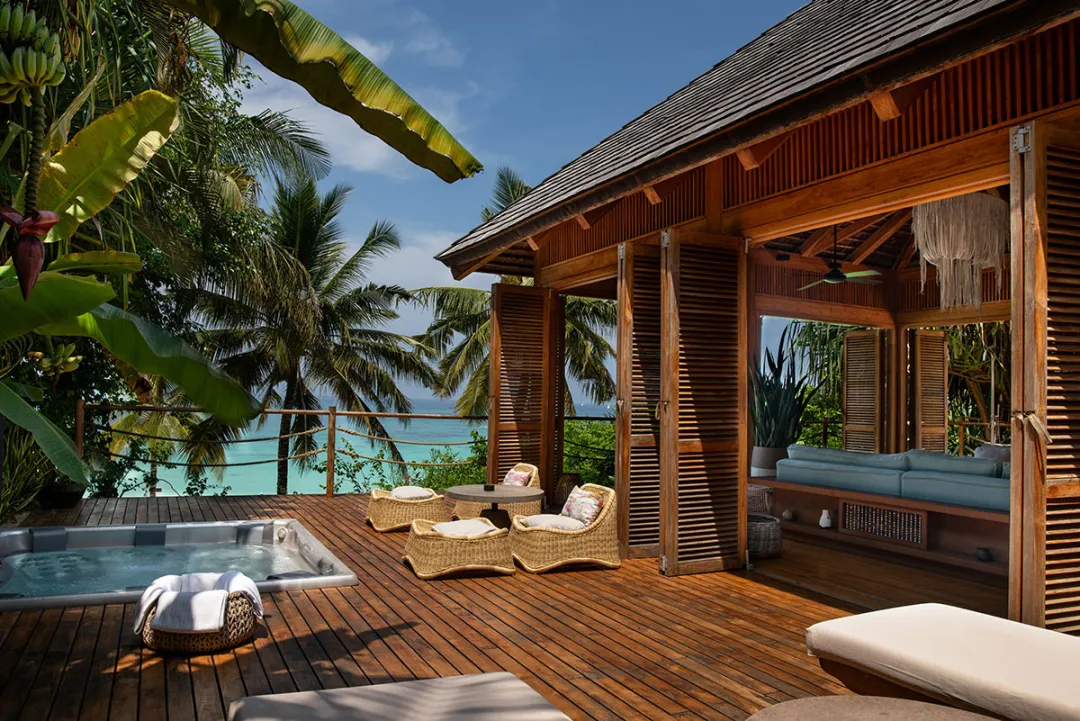 Two Bedroom Oceanfront Villa -Zacuzzi