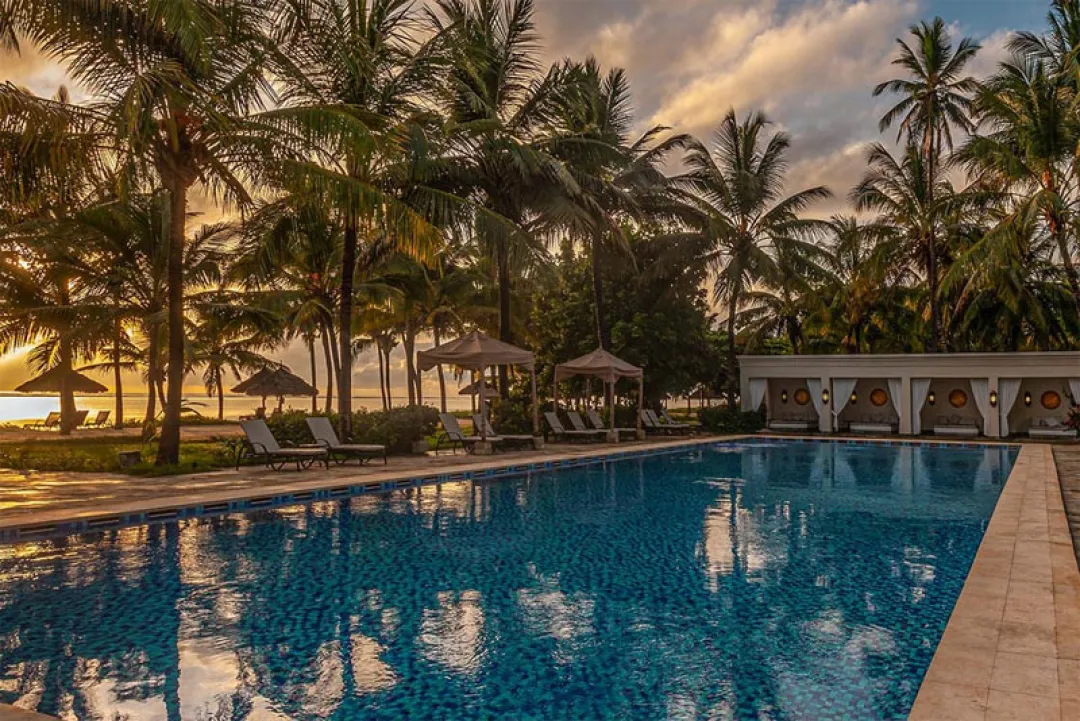 Baraza Resort and Spa - Pool Sunset