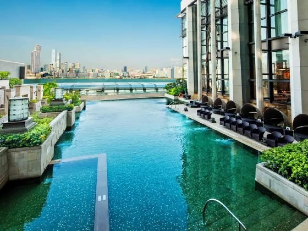 Harbour-Grand-Hong-Kong-Pool