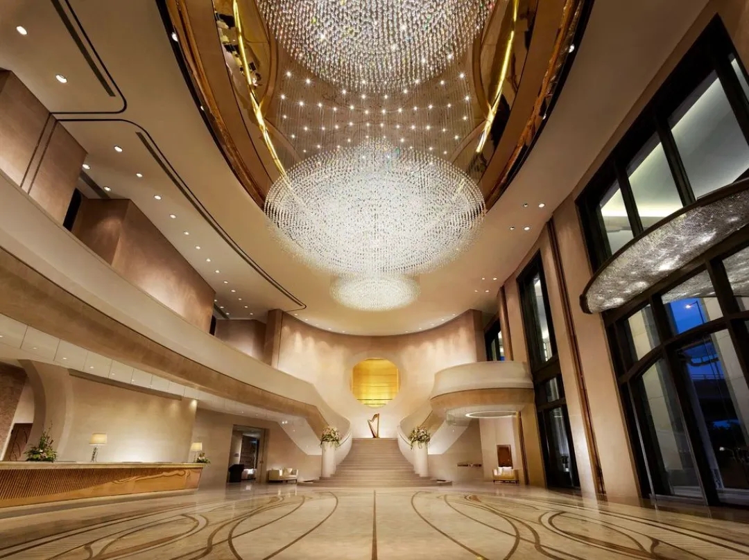 Harbour-Grand-Hong-Kong-Lobby