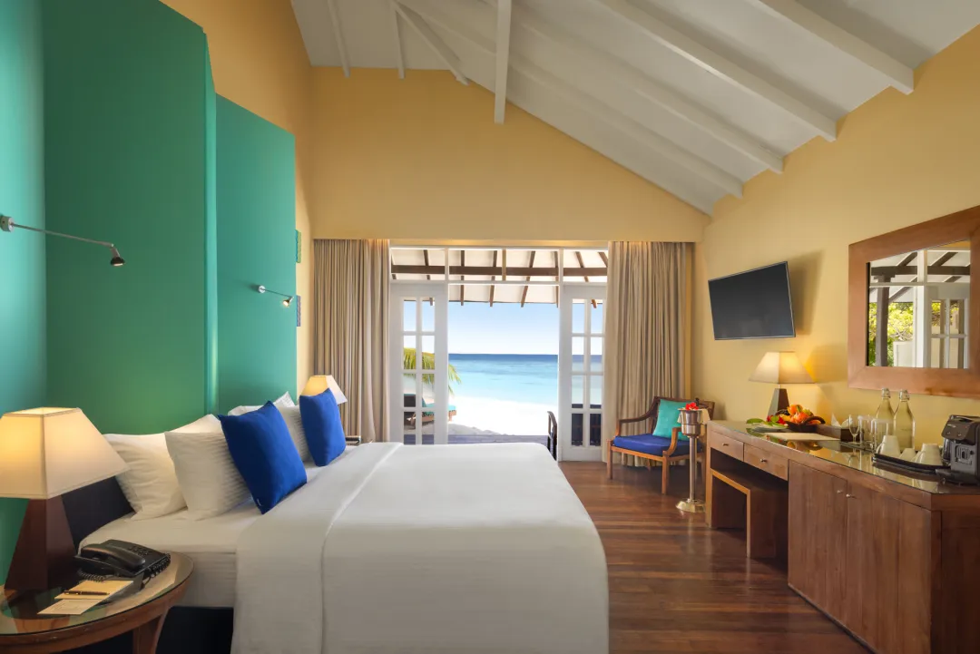 Adaaran-Select-Meedhupparu-Beach-Villa-King-Bed