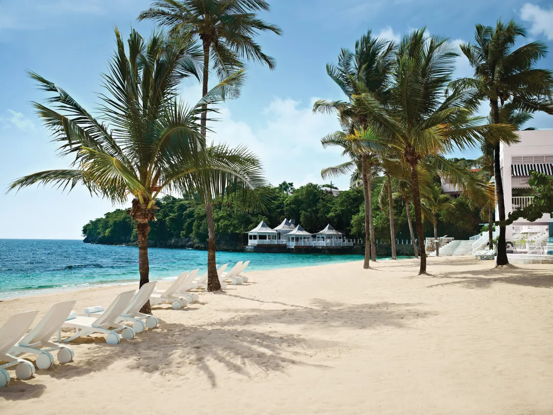 Couples Tower Isla - Beach Lounge