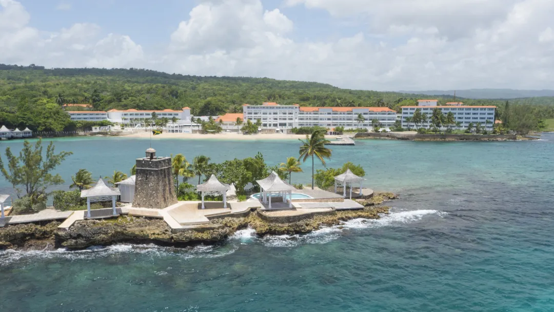Couples Tower Isla - Over View
